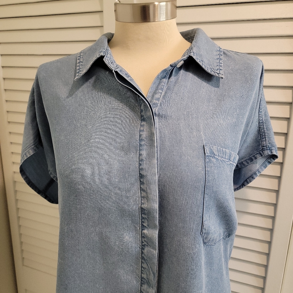 VERSONA DENIM TOP NWT - Picture 2 of 6
